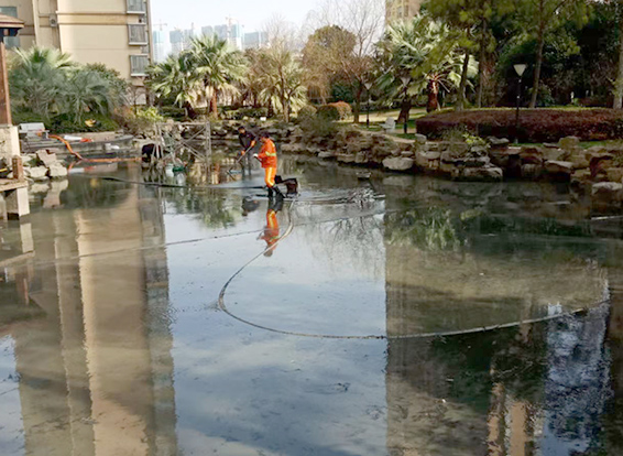 南明景观池淤泥清理