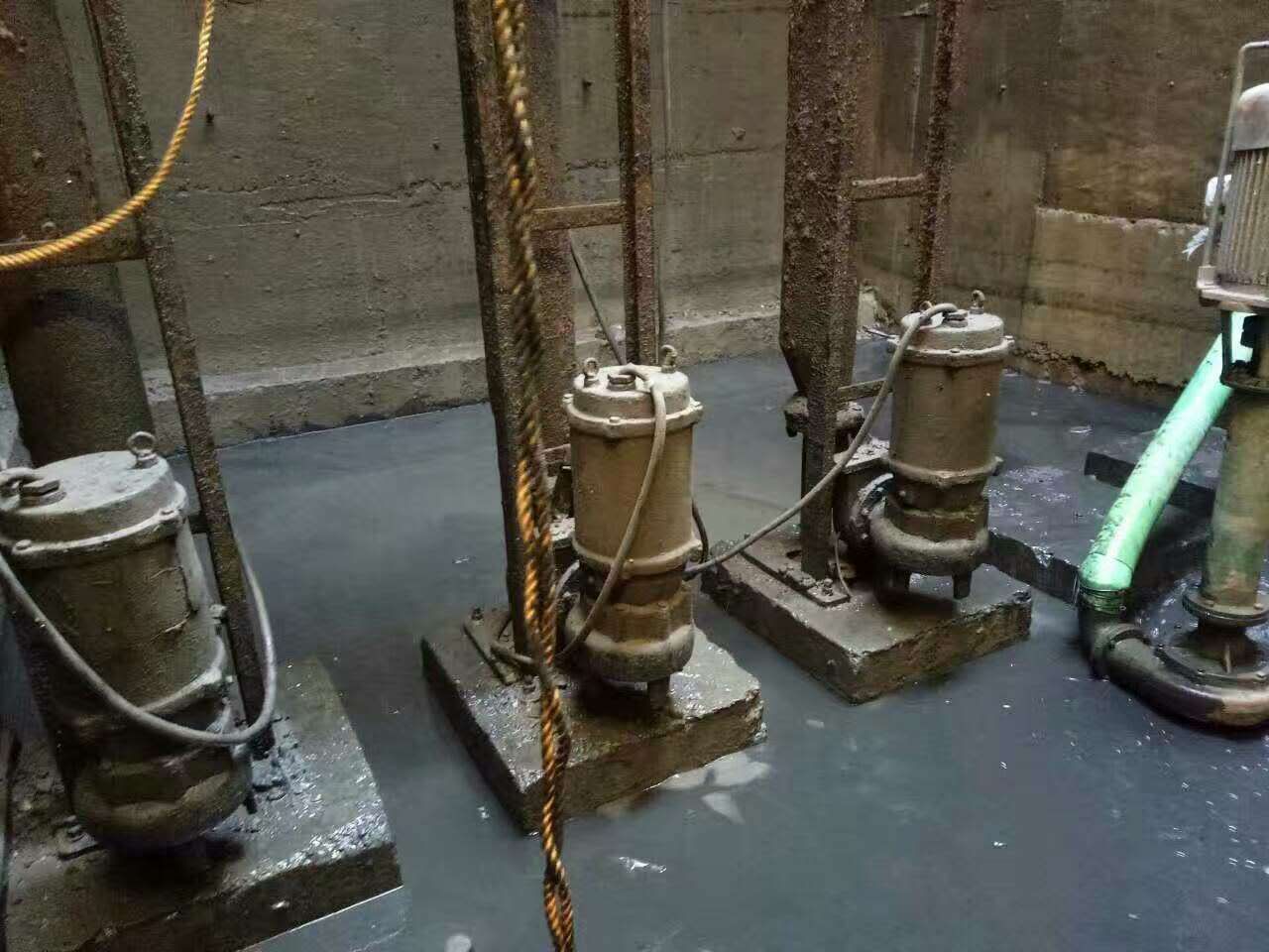 南明污水池清理